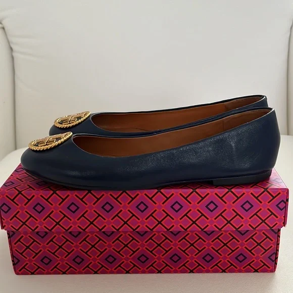 Tory Burch Benton 2 Ballet Flat Nappa Leather Royal Navy Rolled Brass 7.5 NWT - Picture 6 of 14